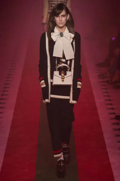 Look 66